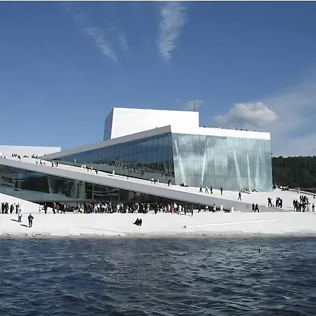 Oceanfront - - Private Patio * Oslo