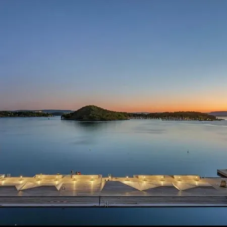 Oceanfront - - Private Patio *