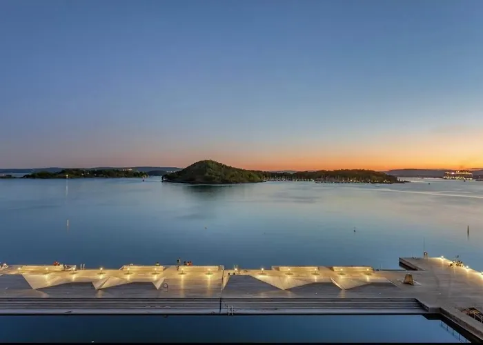 Oceanfront - - Private Patio *