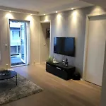 Oceanfront - - Private Patio Apartamento *